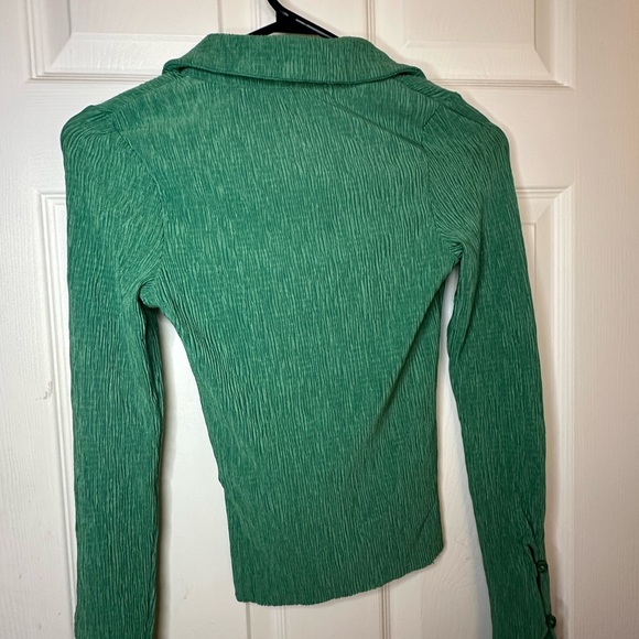 Green Long Sleeve Women's Top - Picture 4 of 5
